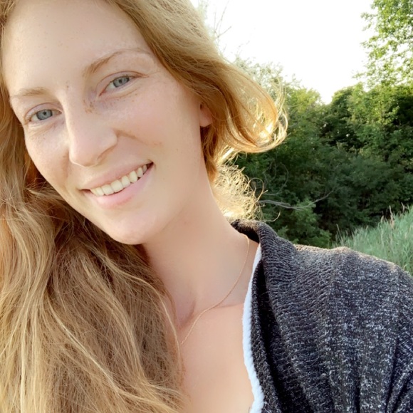 Meet your Posher, Jocelyn - Picture 1 of 1